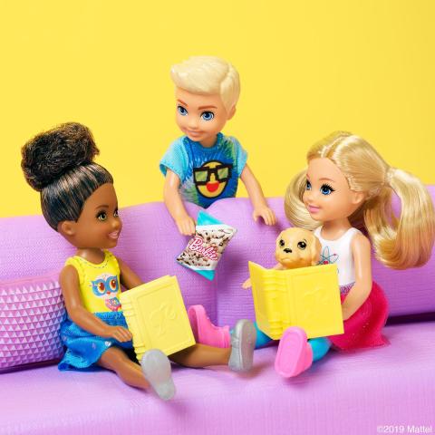 Barbies Reading a Book