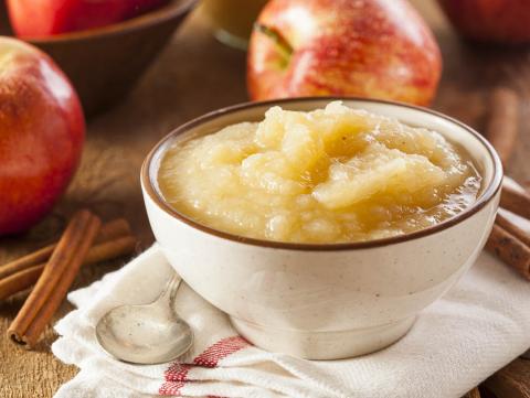 bowl of applesauce